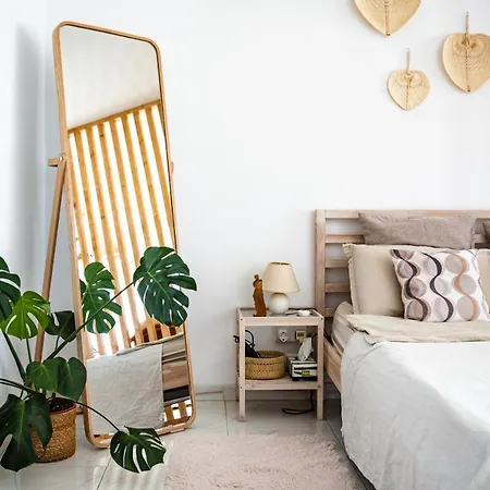 Bay Apartment *
